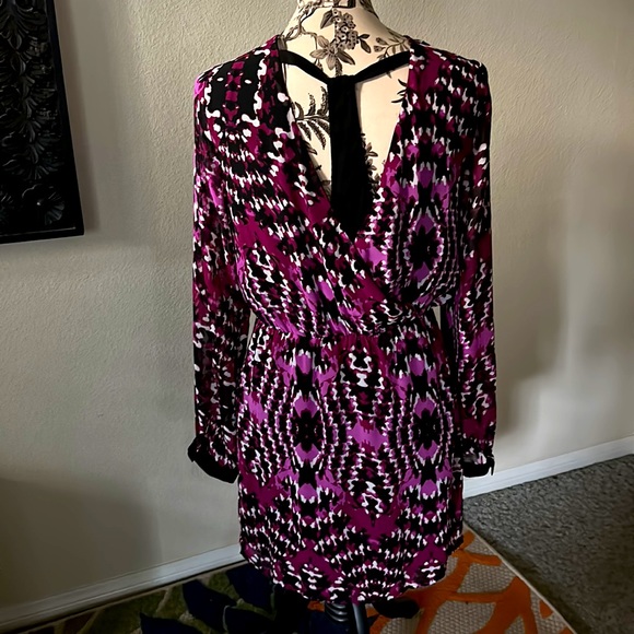Geometric Patterned Cocktail Dress - Picture 2 of 8
